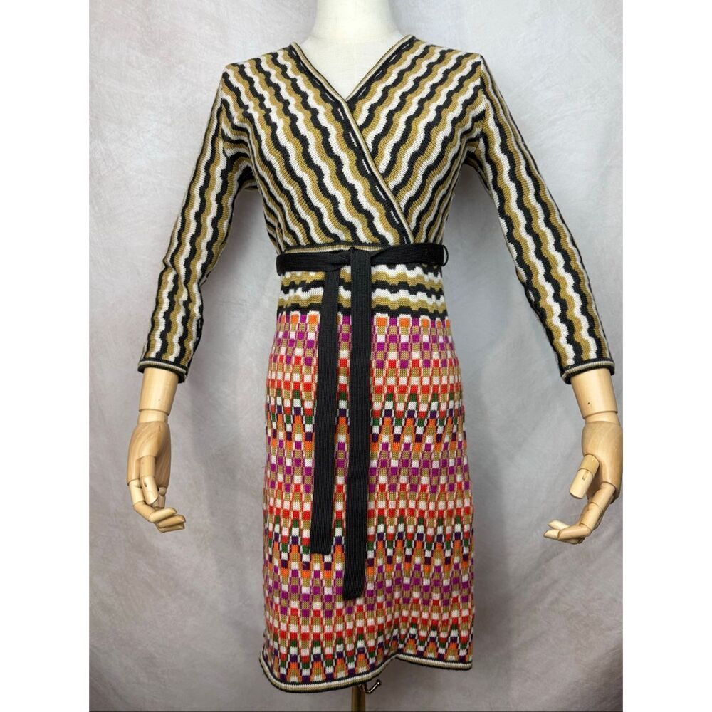 Trina Turk 100% Merino Wool Sweater Dress Size Medium Small Chevron